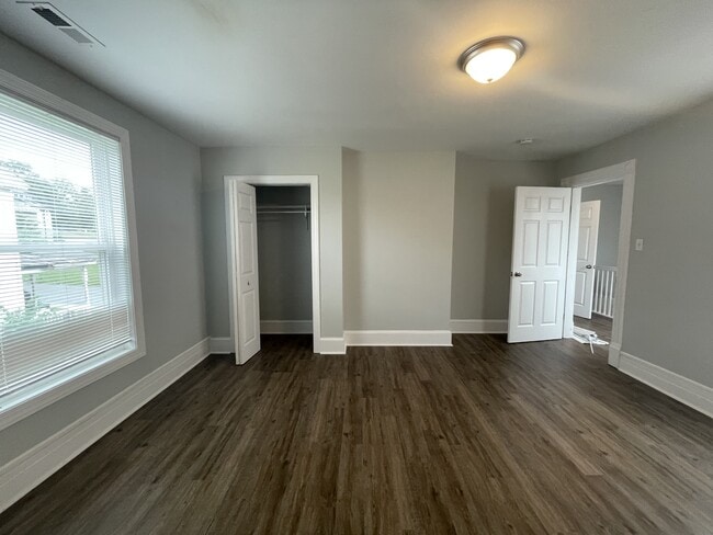 Building Photo - 415 Grove St