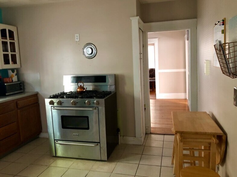 Primary Photo - 212 Cedar St