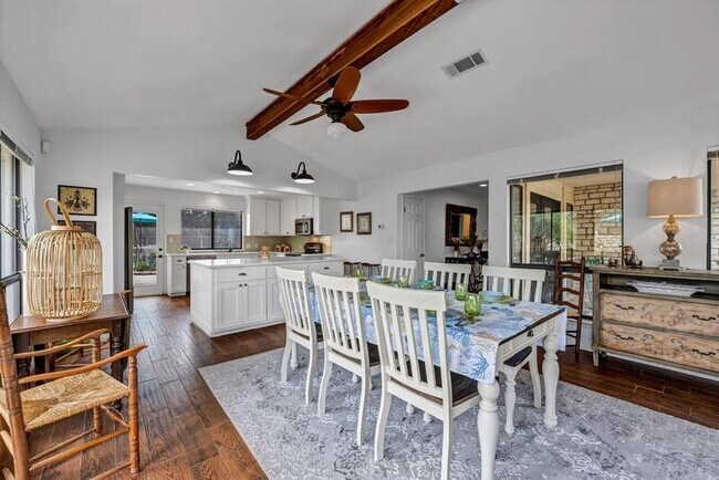 Building Photo - 202 Lighthouse Dr