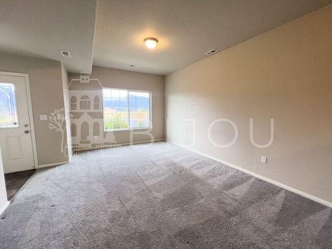 Building Photo - 1822 Final View Aly