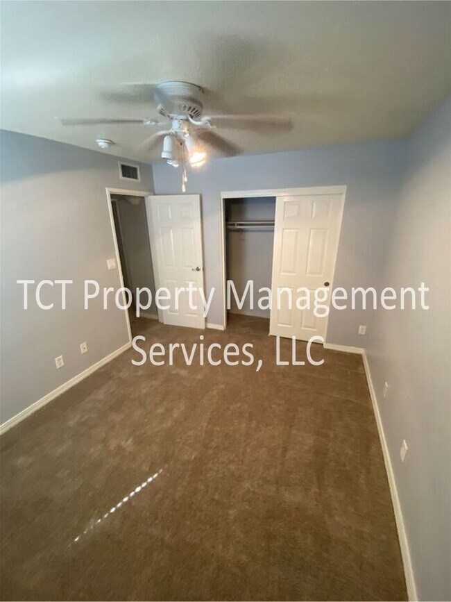 Building Photo - Condo near Tempe Town Lake!!