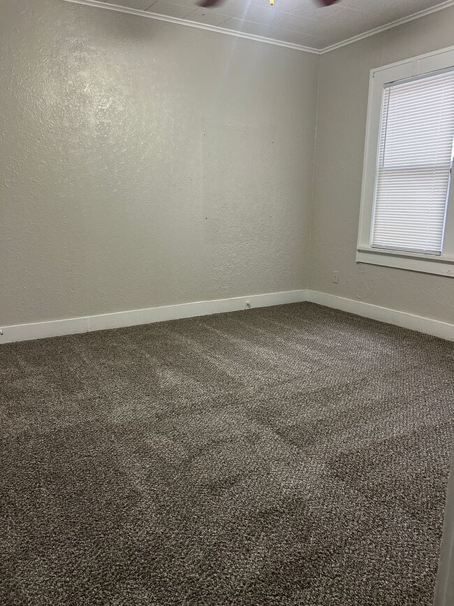 Building Photo - 308 S Mississippi St