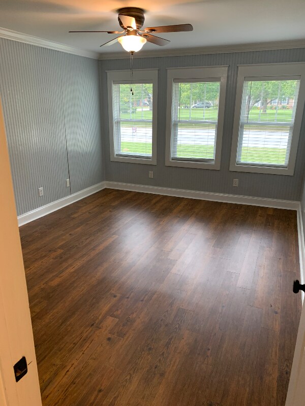 Building Photo - 933 W Home Ave