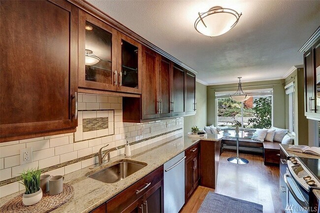 Building Photo - 7001 Sand Point Way NE