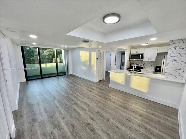 Primary Photo - 8006 SW 149th Ave