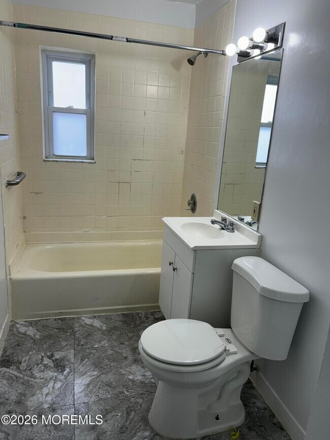 Building Photo - 661 Ocean Ave N