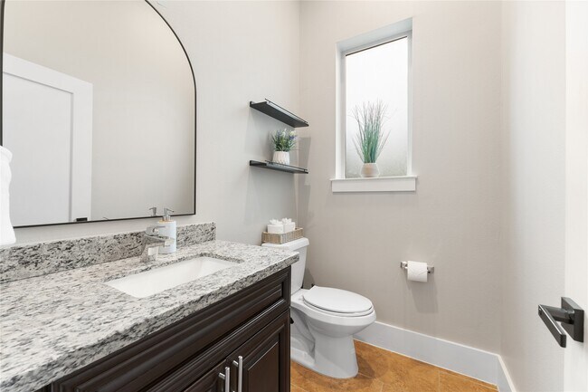 Building Photo - 3802 Lovejoy St