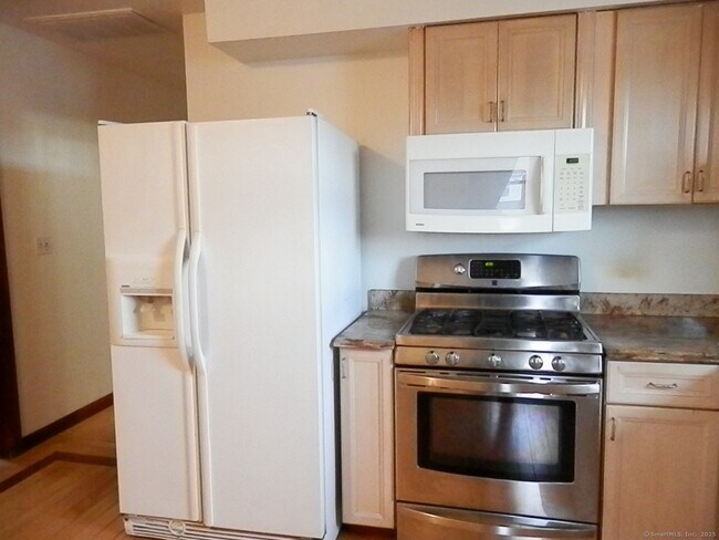 Building Photo - 47 Fort Hill Ave