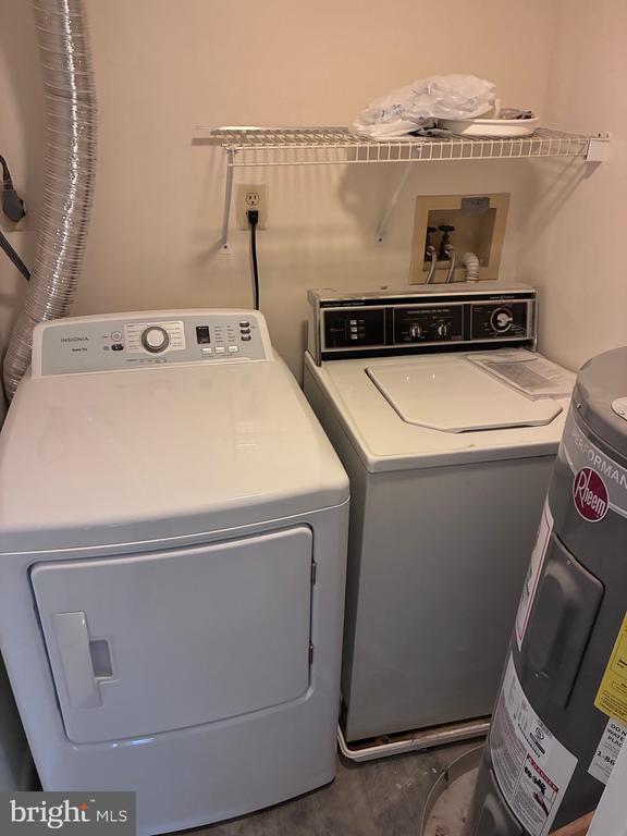 Building Photo - 1412 Greenbriar Cir