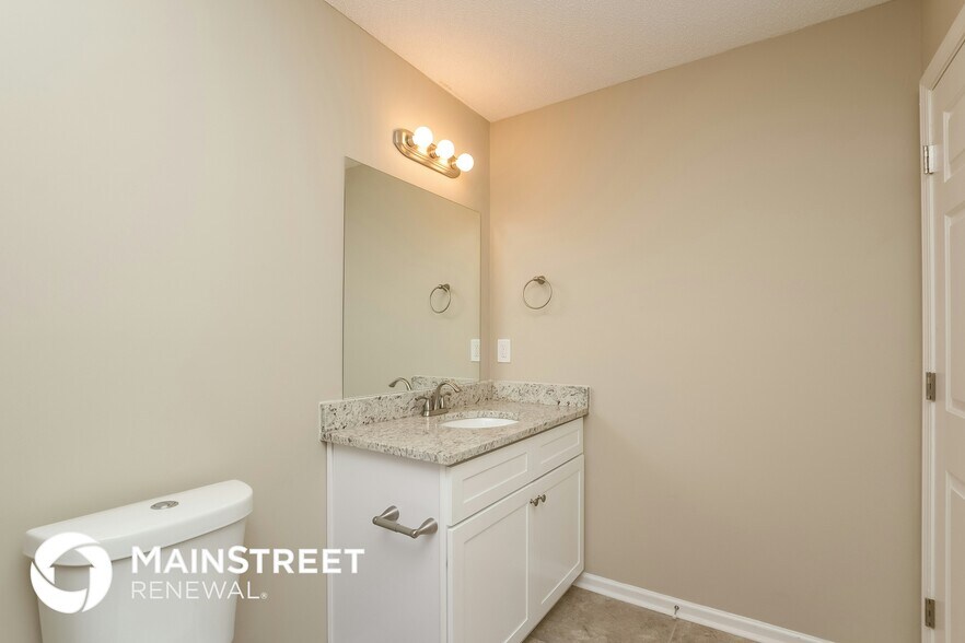 Building Photo - 4400 Feather Way