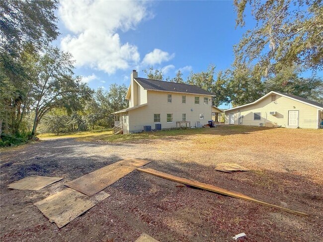 Building Photo - 2827 Sanctuary Ln