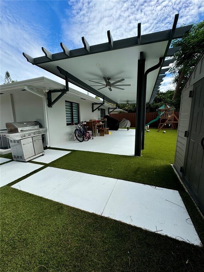 Building Photo - 8814 SW 126th Terrace