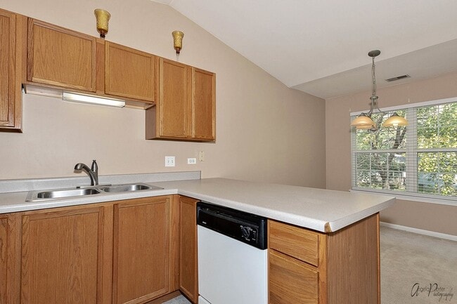 Building Photo - 1187 N Red Oak Cir