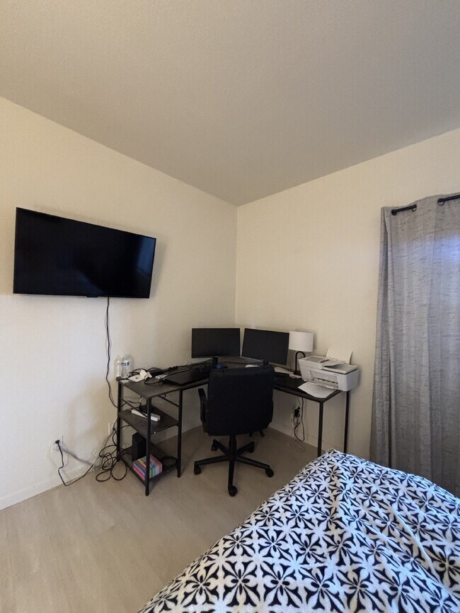 Building Photo - "Furnished 1-Bedroom Condo Retreat in Tucson’s Scenic Foothills!"