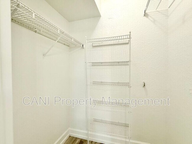 Building Photo - 202 E South St