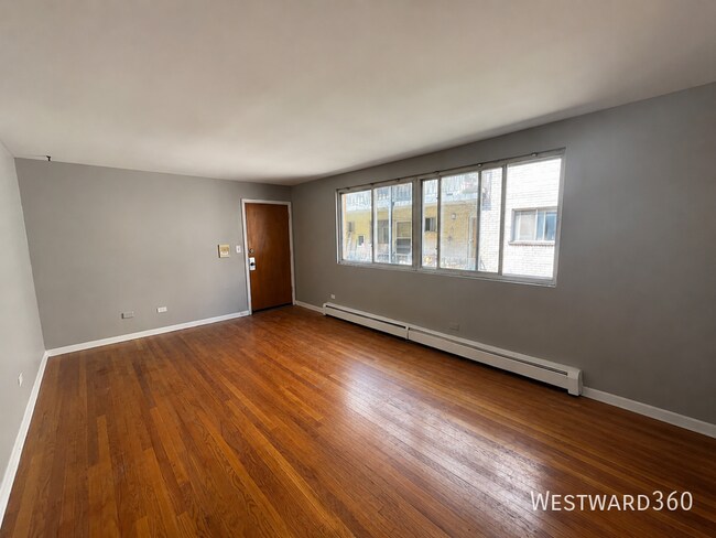 Building Photo - 1624 W Touhy Ave