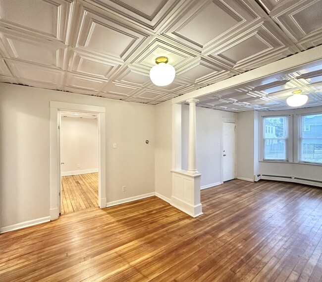 Building Photo - 104 3rd Ave