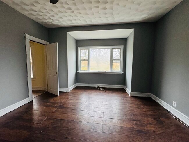 Building Photo - 166 Bradford Ave