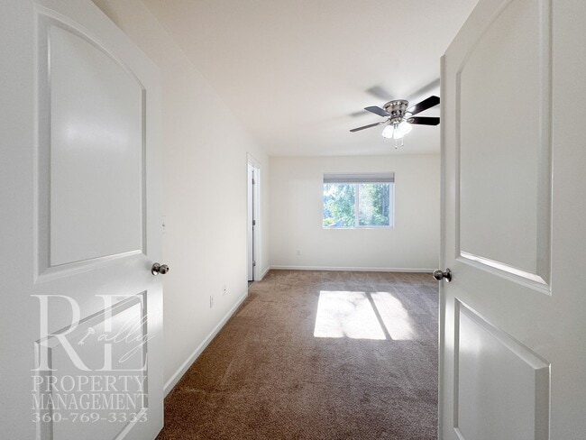 Building Photo - 4250 SE Horsehead Way