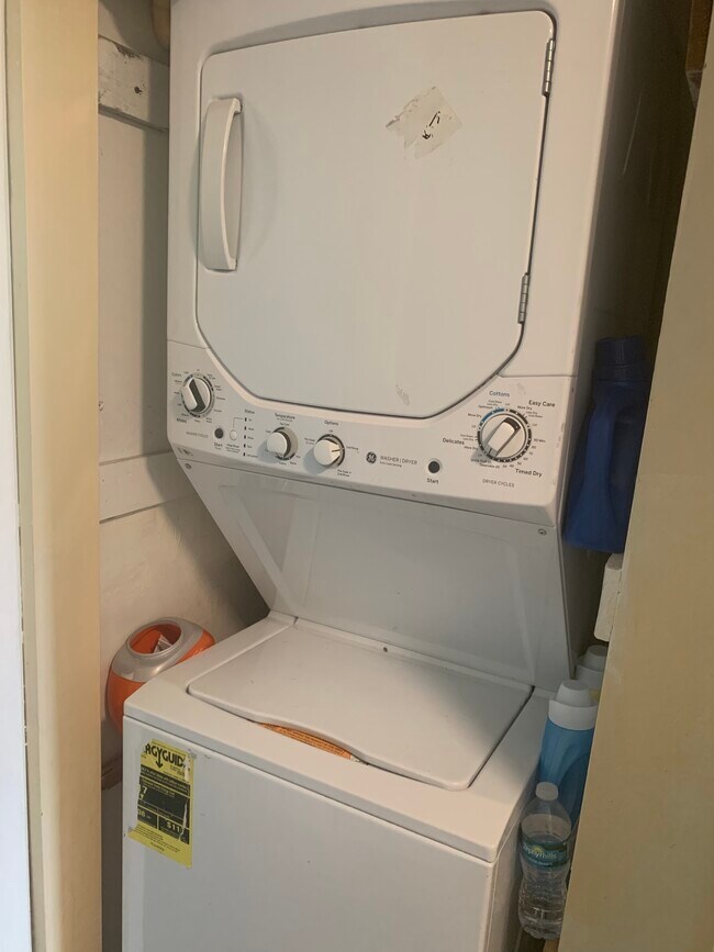 Building Photo - 5060 Downing St