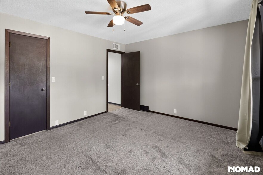 Building Photo - 410 W 104th St