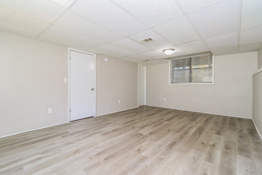 Building Photo - 3684 Linwood Way