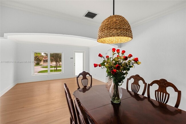 Building Photo - 3018 Coconut Grove Dr