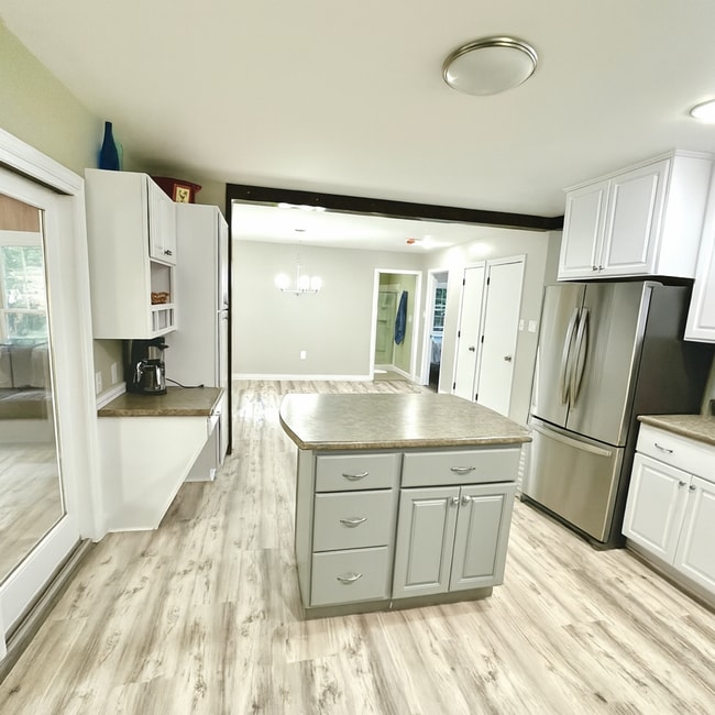 Building Photo - Beautiful Three Bedroom house for rent @ R...