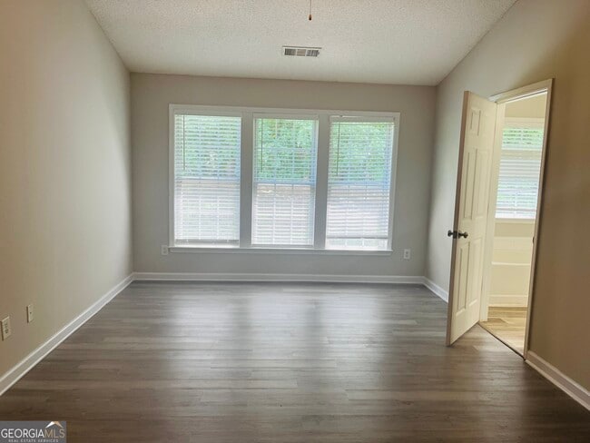 Building Photo - 4192 Royal Regency Cir