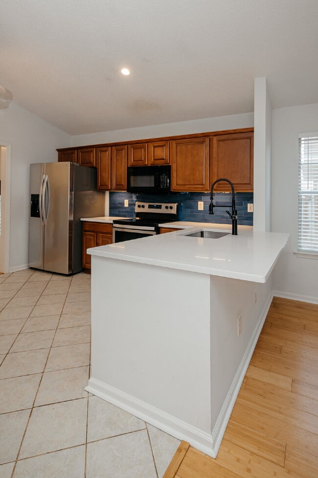 Building Photo - Charming 3-Bedroom Home with Hardwood Floors in Shadowmoss