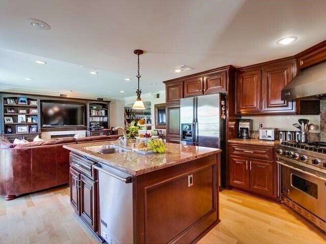 Building Photo - Beautiful Avocado Highlands Home For Lease