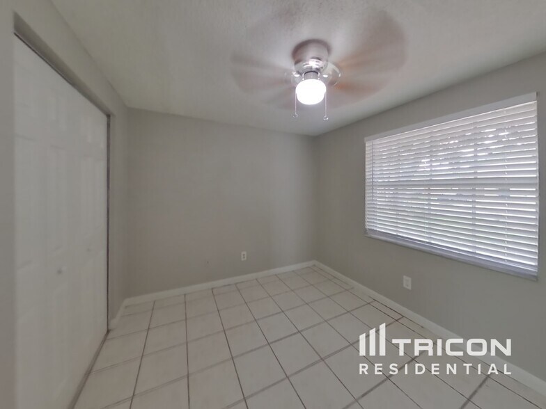 Building Photo - 3311 Russett Dr