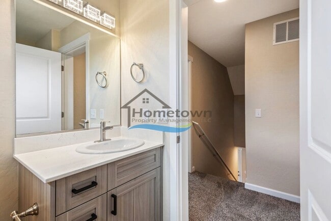 Building Photo - Craftsman-Style Home in Coeur d'Alene with 2 Bedrooms, 1.5 Bathrooms!