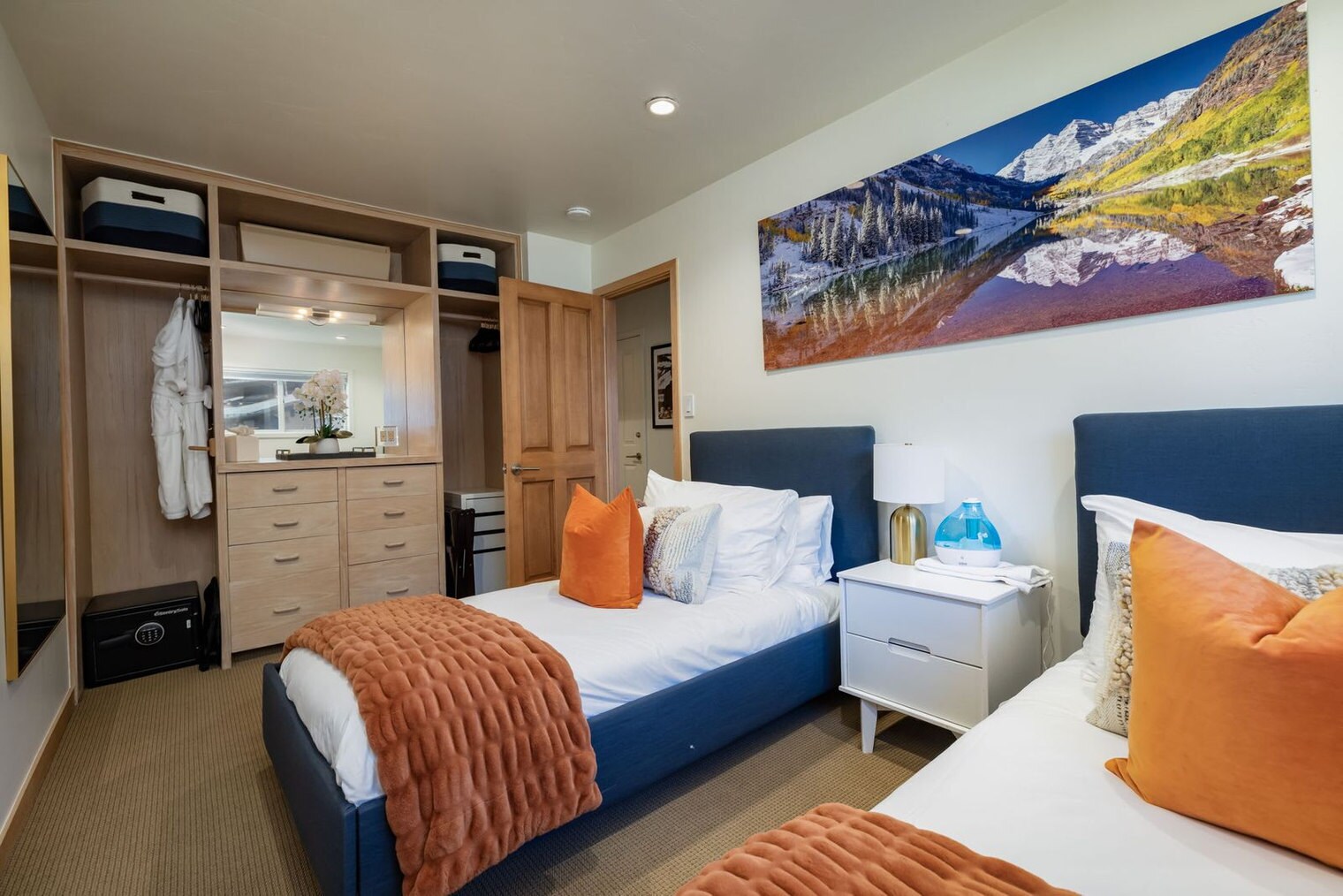 Building Photo - 835 E Durant Ave