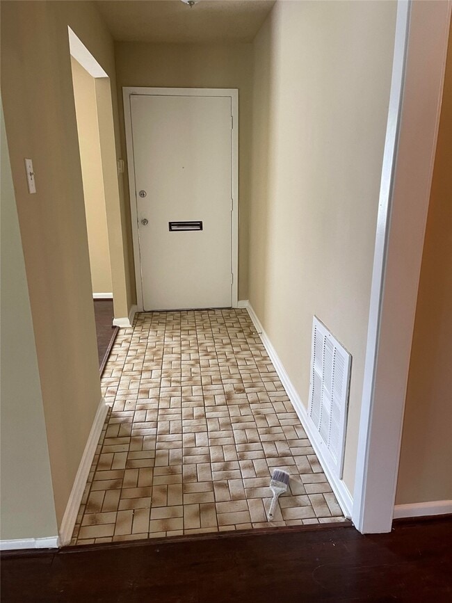 Building Photo - 10306 Twin Hills Ct