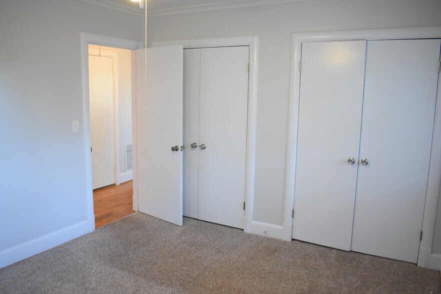 Building Photo - 2103 Pender Ave