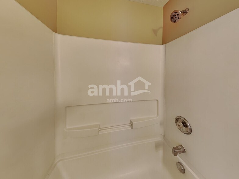 Building Photo - 1230 Highland Lake Way