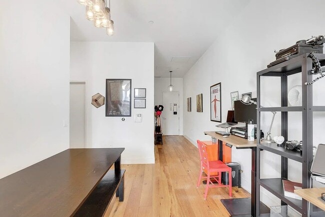 Building Photo - 220 W 148th St