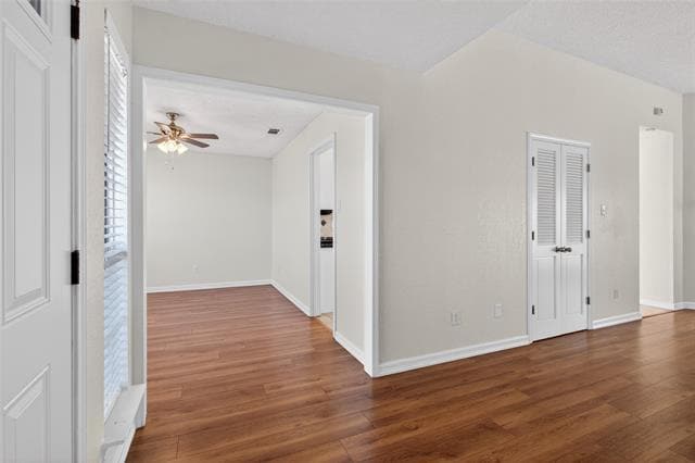 Building Photo - 1302 Silver Maple Dr