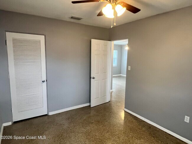 Building Photo - 1420 Avocado Ave