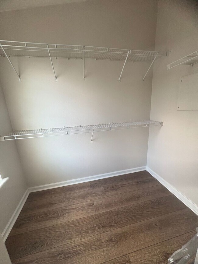 Building Photo - Cambridge at Oakleaf Townhome (3 bedrooms/2.5 baths)
