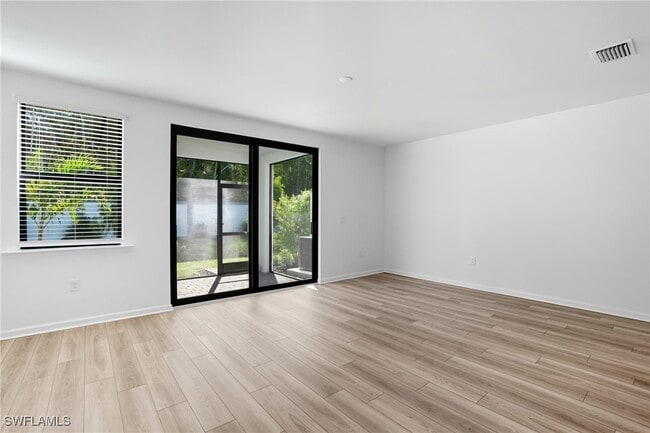 Building Photo - 27883 Radiant Ct