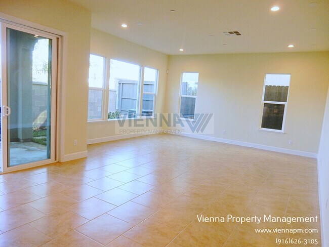 Building Photo - 1062 Yucca Dr
