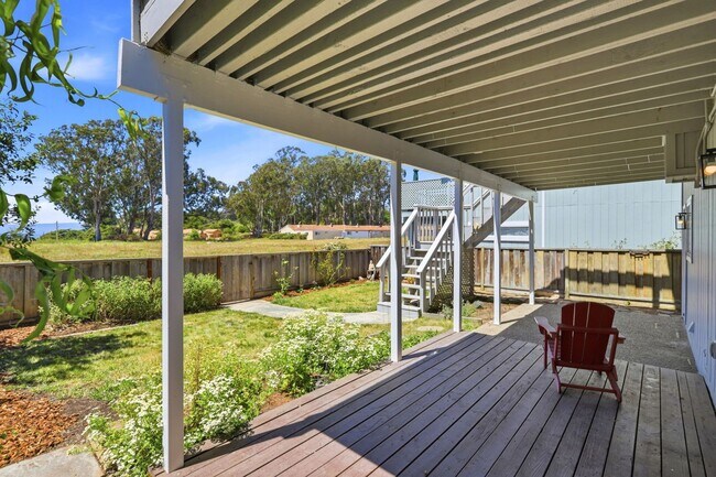 Building Photo - Beautiful 2-Bedroom La Selva Beach Home with Ocean Views