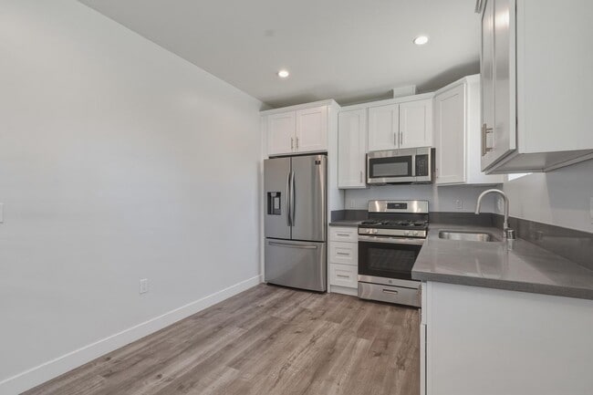 Building Photo - 19833 Blythe St