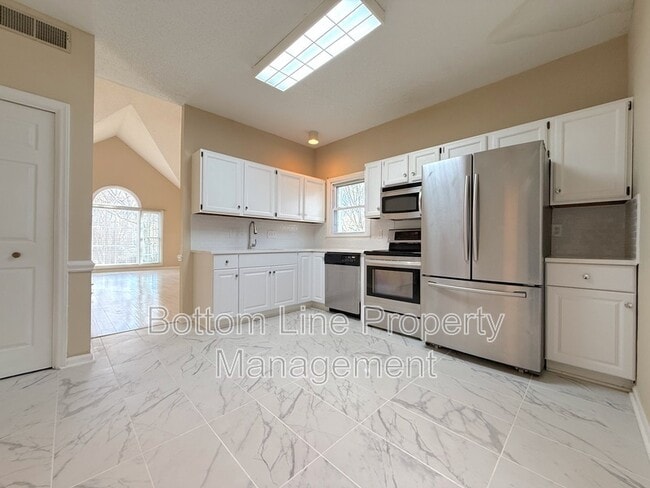 Building Photo - 9423 Fairmead Dr