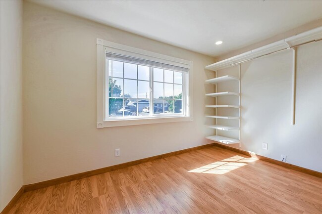 Building Photo - 2651 Poplarwood Way
