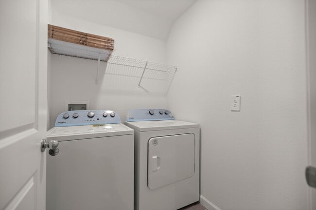 Building Photo - 3632 SE 37th Ct