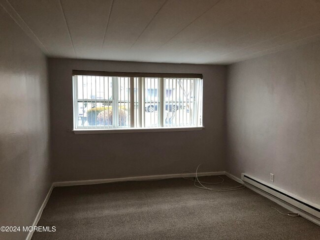 Building Photo - 200 Ocean Park Ave