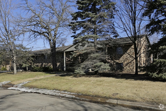 Building Photo - Euclid Apartments